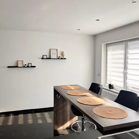 Moderne Maisonette *