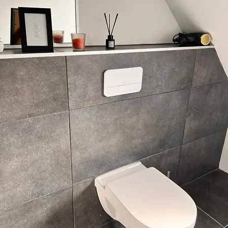 Moderne Maisonette דירה